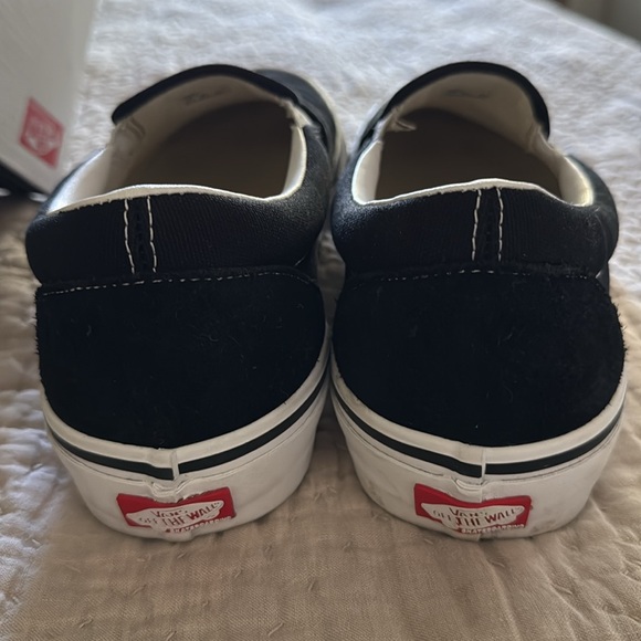 Vans Men’s Black Slides Shoes - Picture 5 of 6